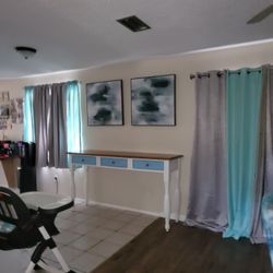 Accent Table/entryway Table