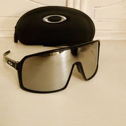 New Oakley Sutro With Changeable Lenses