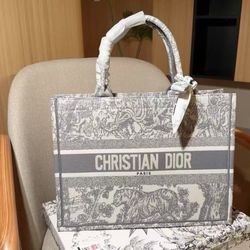 CD  BookTote Rui Printed Tiger Pattern Embroidered Tote Bag Tote Bag Shopping Bag Handbag Medium Size Women's Gray