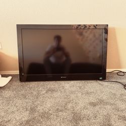 40” Tv And Wall Mount