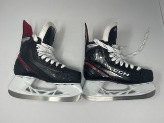 NEW CCM JetSpeed FT455 Junior Ice Hockey Skates Size 3 Regular US size 4