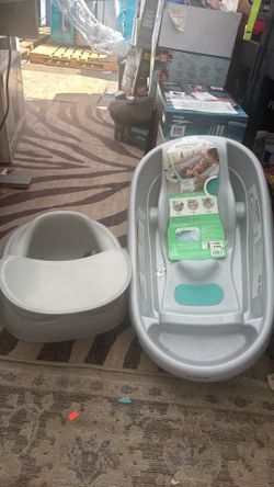 Babysitting chair with tub