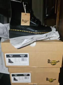 Dr. Martens size 6,brand new in the box,Molly Black