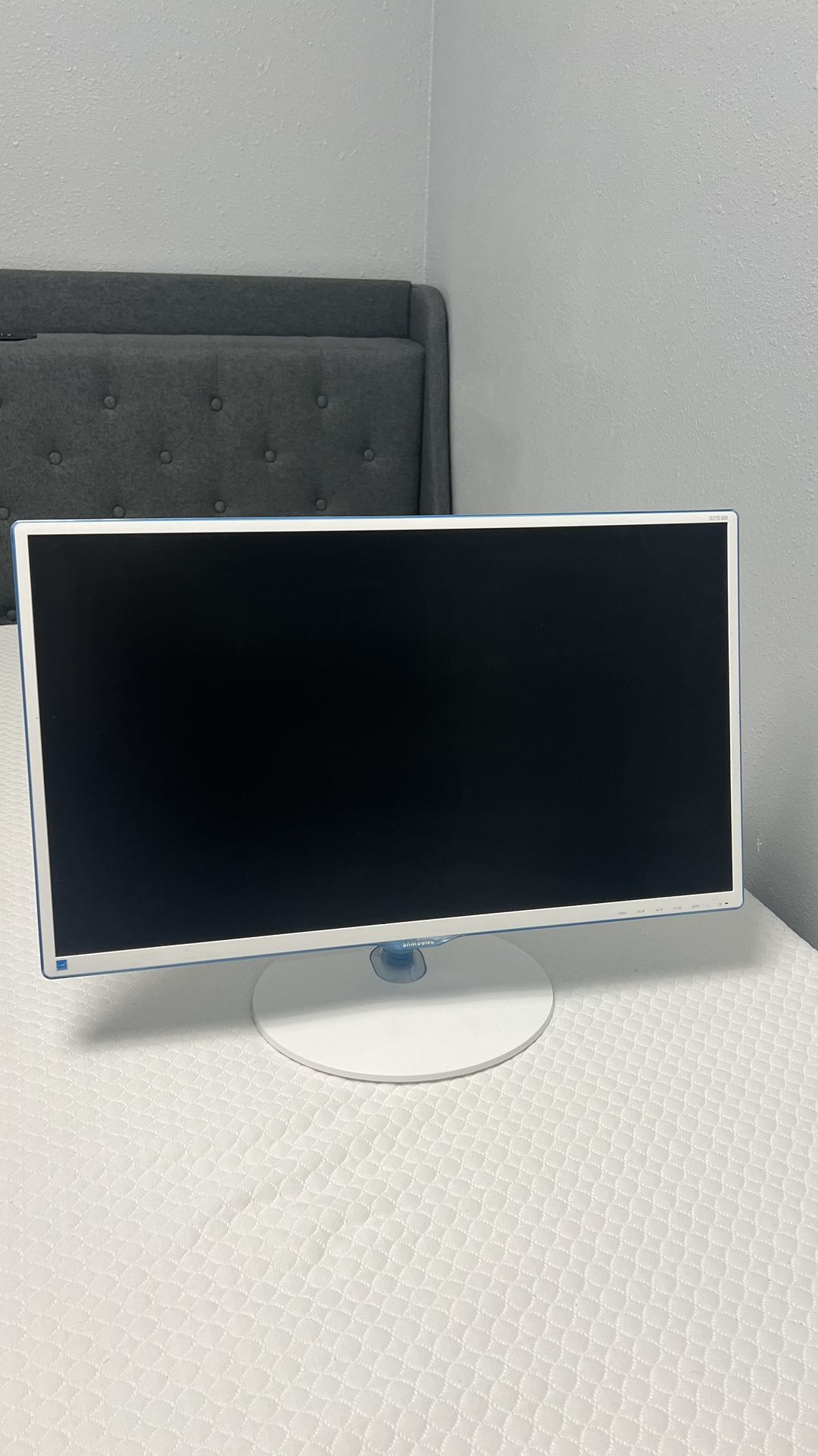 Samsung Monitor/Throw Offers 