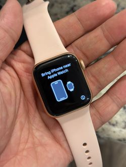 Apple Watch Series 4 40mm Aluminum Case Sport Band Smartwatch Reloj