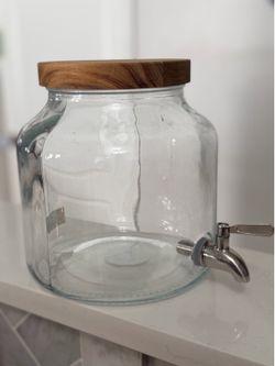 Clear glass beverage dispenser