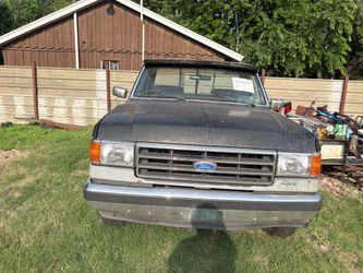 For Sale: 1990 Ford F-150 Classic 🚚