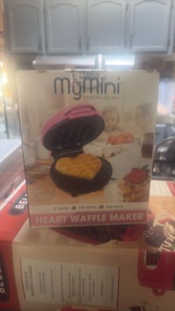 Mini waffle maker