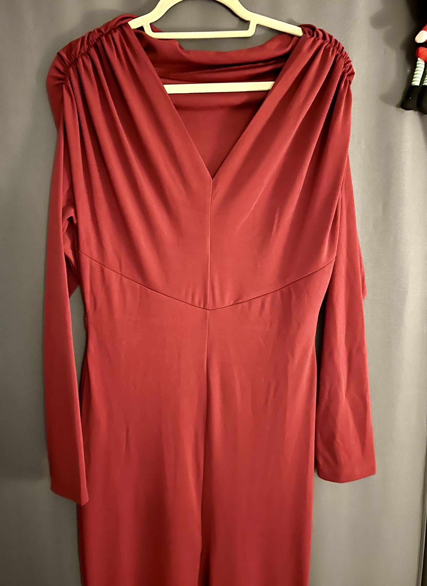 Long formal dress - Large - NWT