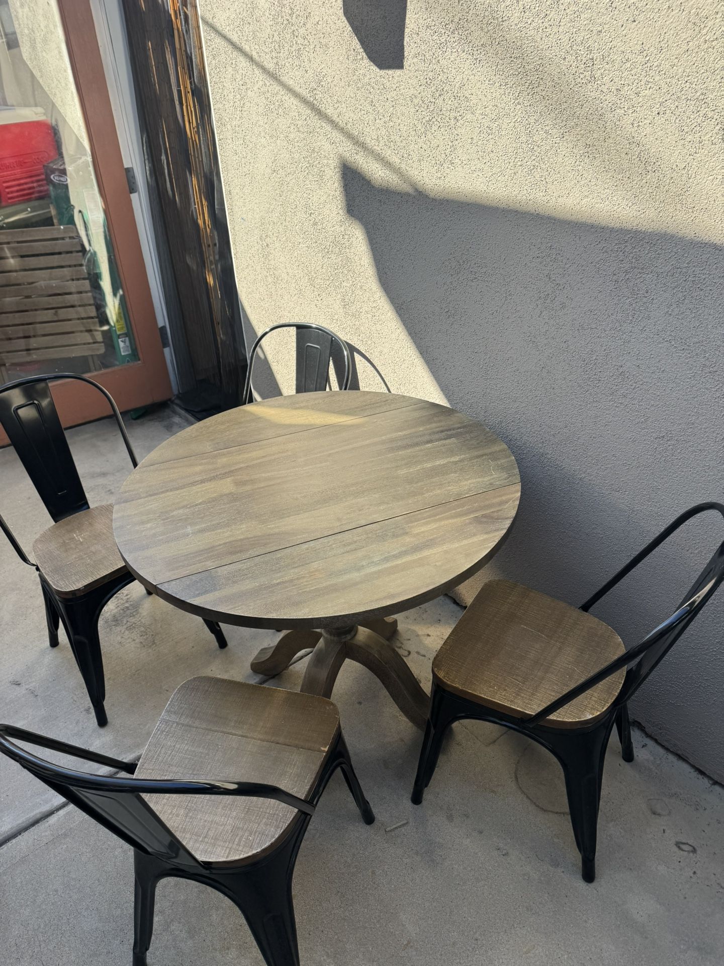 Small Kitchen Table And Chairs
