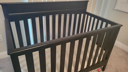 Baby Crib very nice