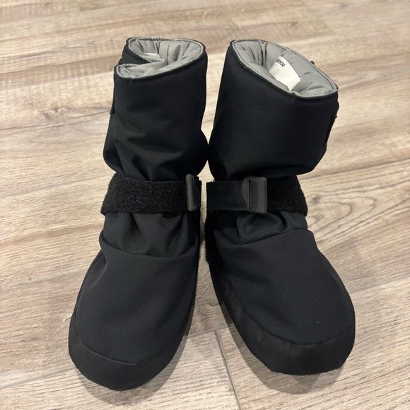 MEC Black and Gray Mid-Calf Rain & Snow Boots