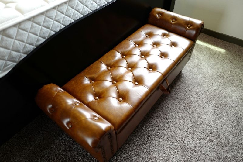 Furniliving Ottoman - blowing Out