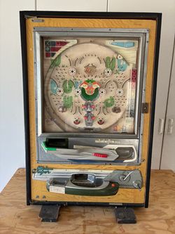 Pachinko machine / pinball