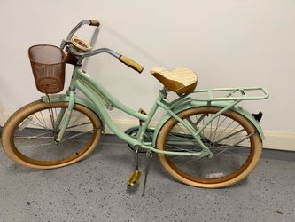 Huffy Nel Lusso Women's Cruiser Bike