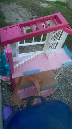 Barbie Dreamhouse Plastic Dollhouse