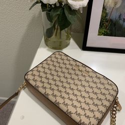 Michael Kors MK Purse 