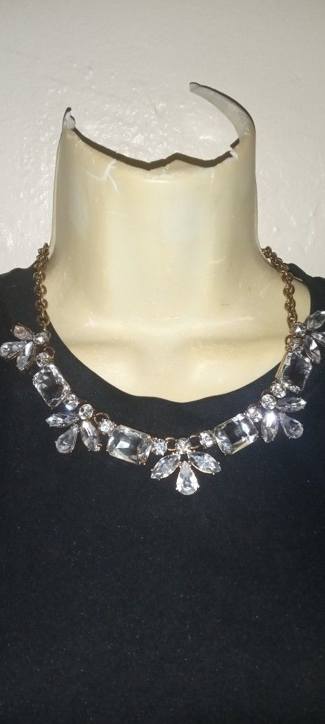 Gold Tone Necklace With Clear Diamond Like Jewels