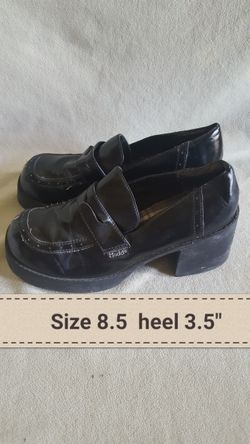 Size 8.5 Ladies slip on shoes