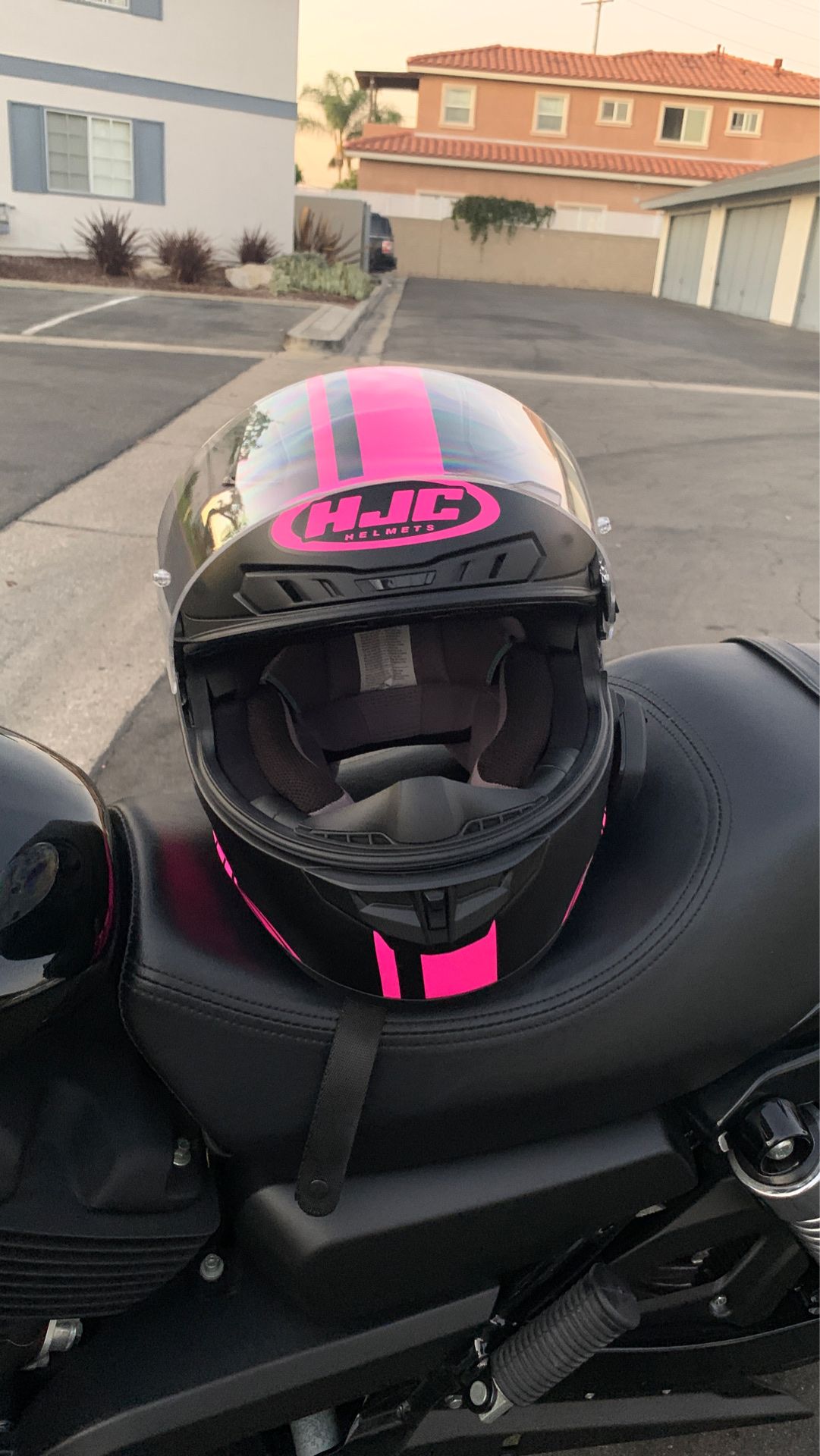 Motorcycle helmet