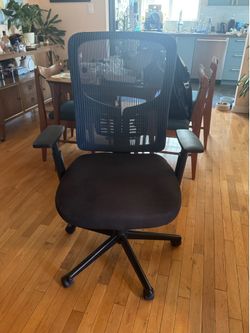 Comfy desk chair