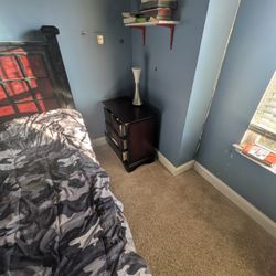 4 PCs Queen Bedroom Set 