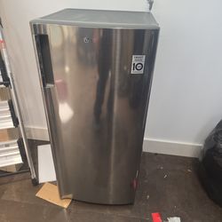 LG mini fridge
