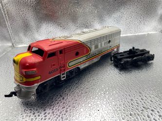 TYCO HO SCALE SANTA FE DIESEL LOCOMOTIVE 4015 For Parts Or Repair Used