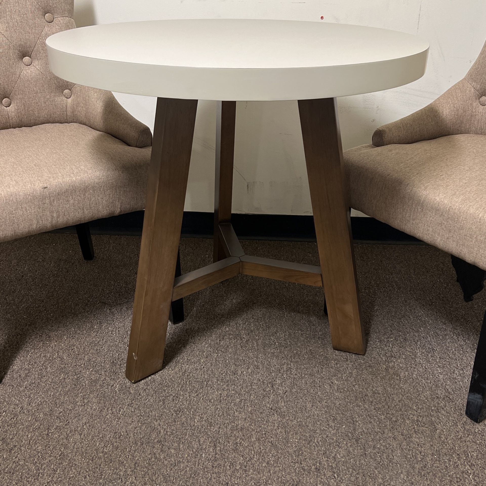 Round Dining Table - Wood (Real Oak) Mid-Century Modern Design