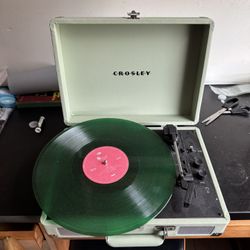 Crosley-Used-Mint Green bluetooth Vinyl Record player