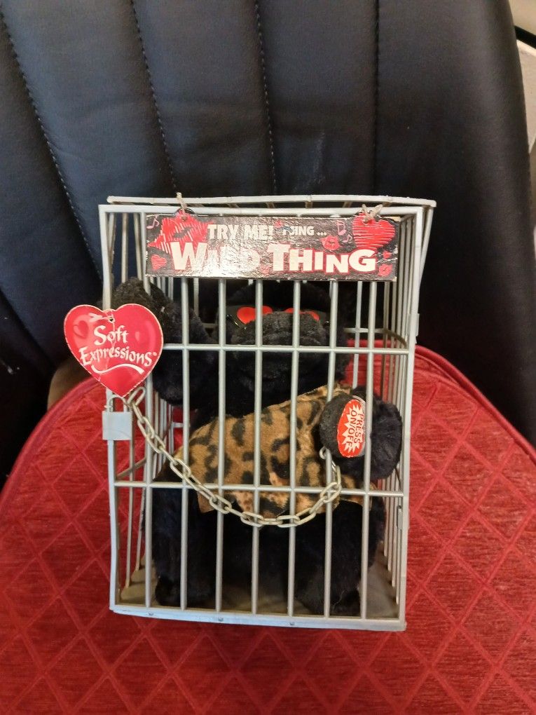 Vintage Dan Dee Singing Plush - Song: Wild Thing - Animal: Gorilla. Fresh Batteries Installed