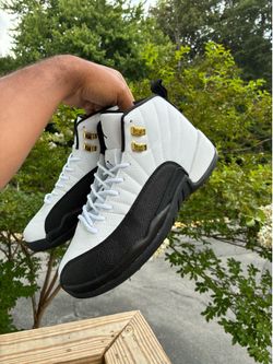 Jordan 12 size 10 120$