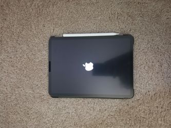Ipad Pro 11 Inch with Accessories