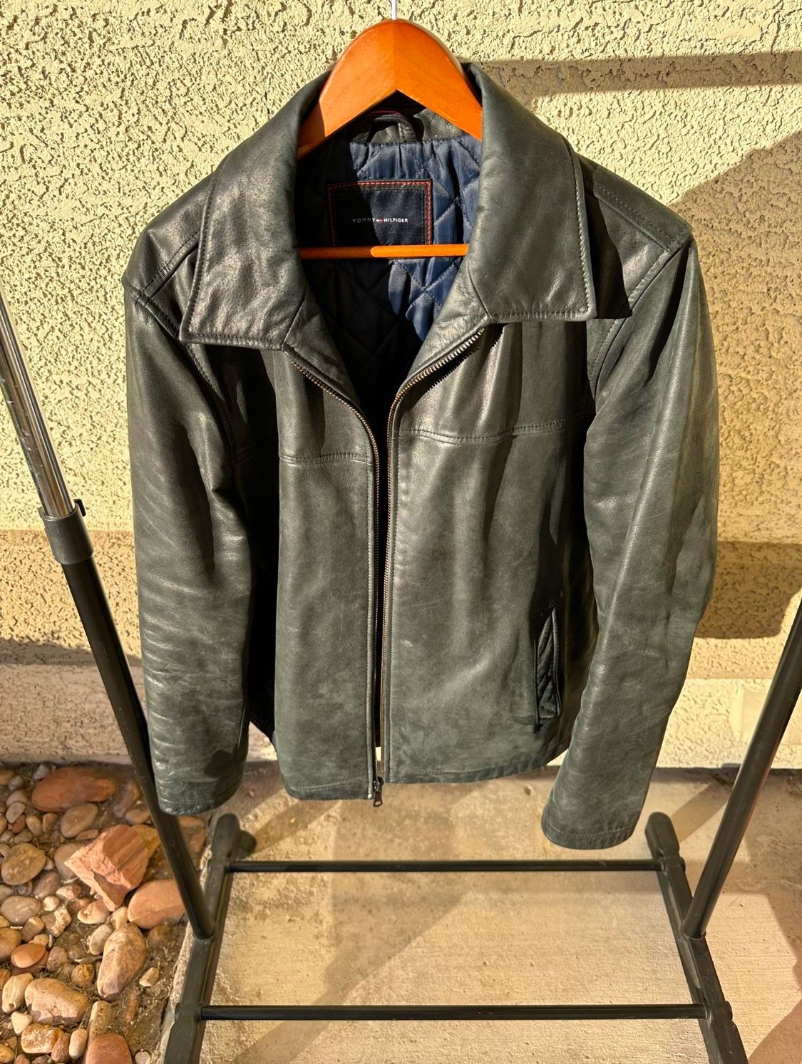 TOMMY HILFIGER MENS LEATHER JACKET SIZE MEDIUM