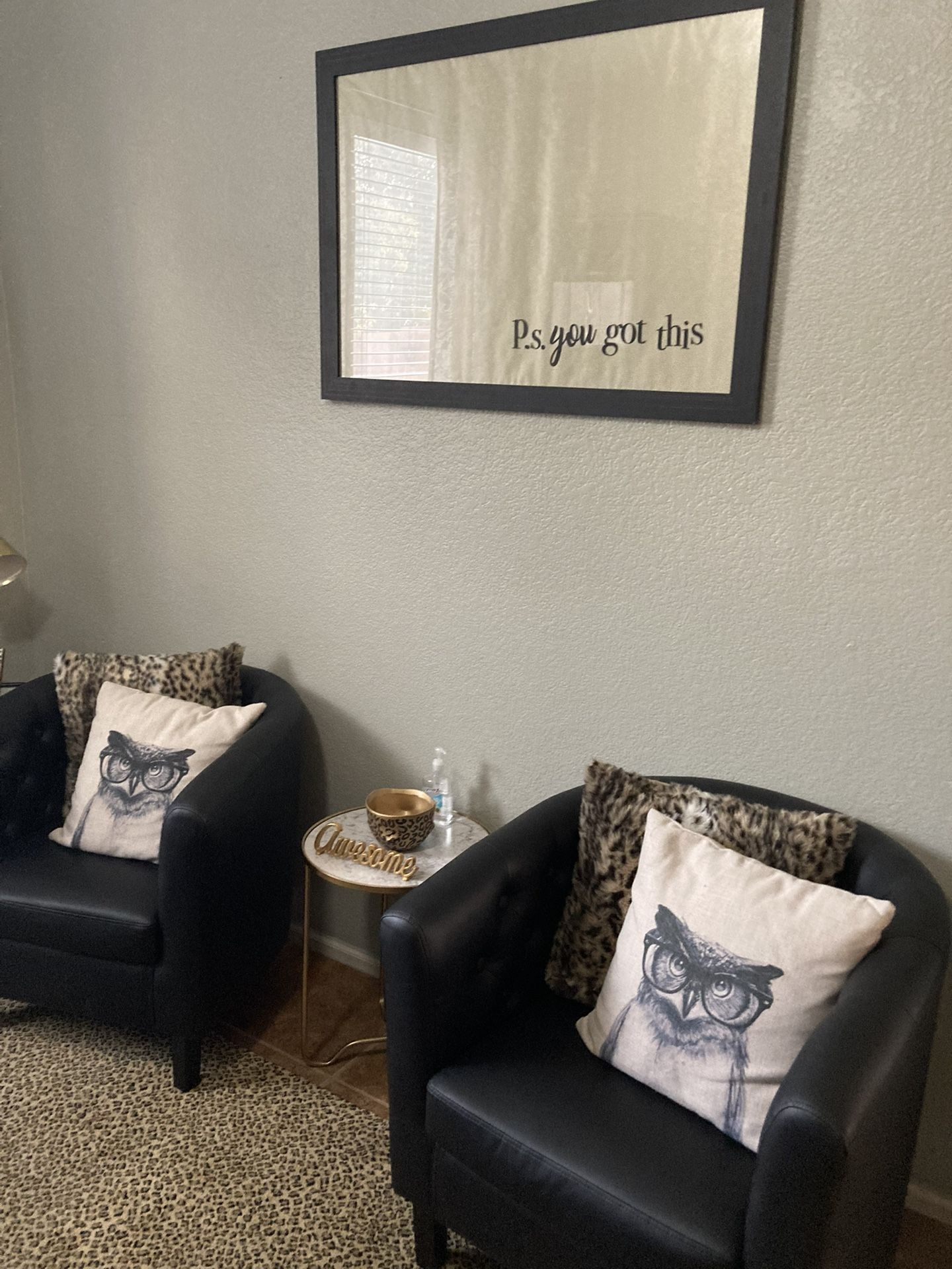 2 Matching Chairs 
