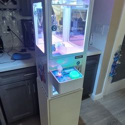 Mini Arcade Claw Machine