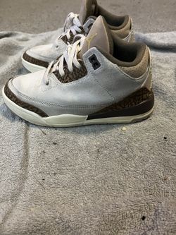 Size 2Y Boys Jordan 3 Retro Palomino 