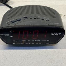 Sony Dream Machine FM/AM Clock Radio ICF-C211