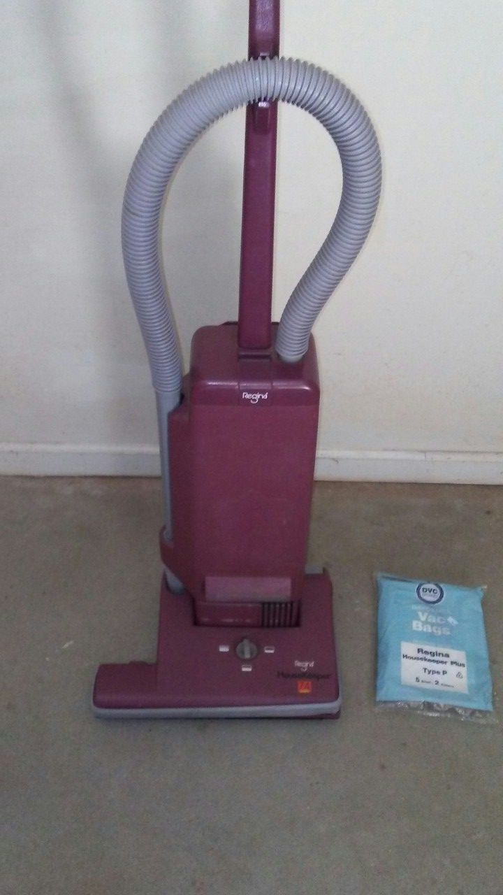 Regina Housekeeper Bagged Vacuum...wide sweep...All attachments