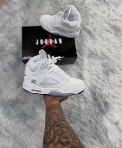 Jordan 5’s Metallic white