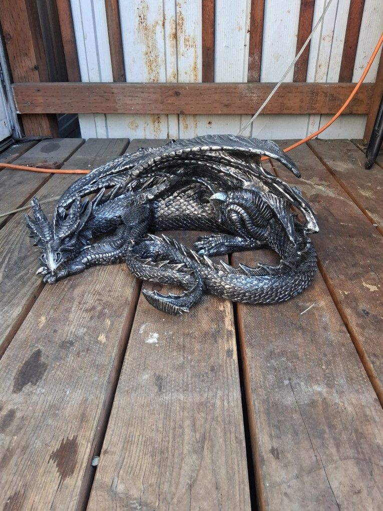 Dragon Center Piece