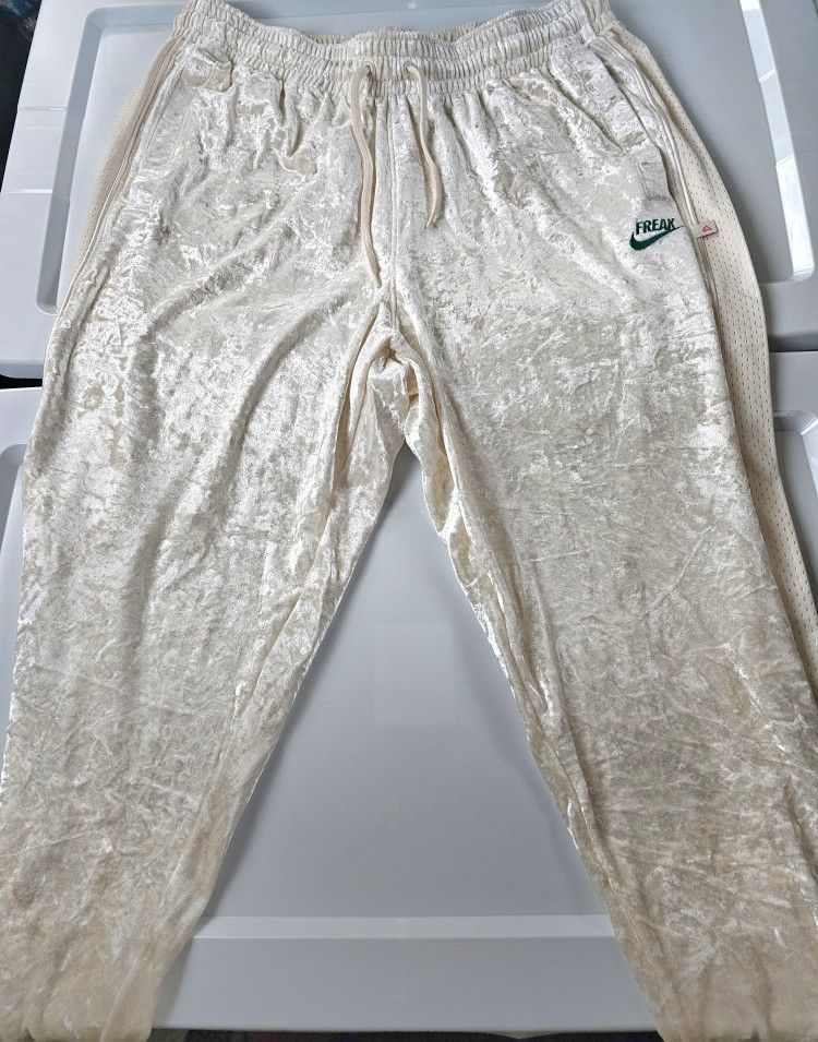 Nike Giannis Velour Sweats