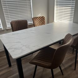 Dining Table W/ 4 Chairs. 