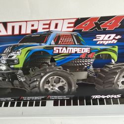 TRAXXAS Stampede 