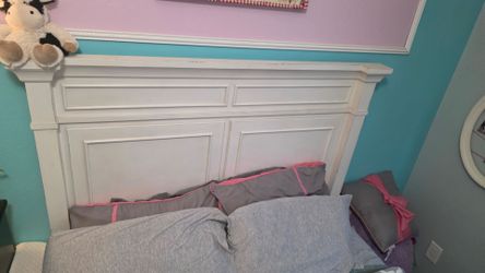 Full size bed