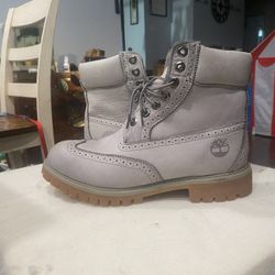 Timberland Silver Size 8