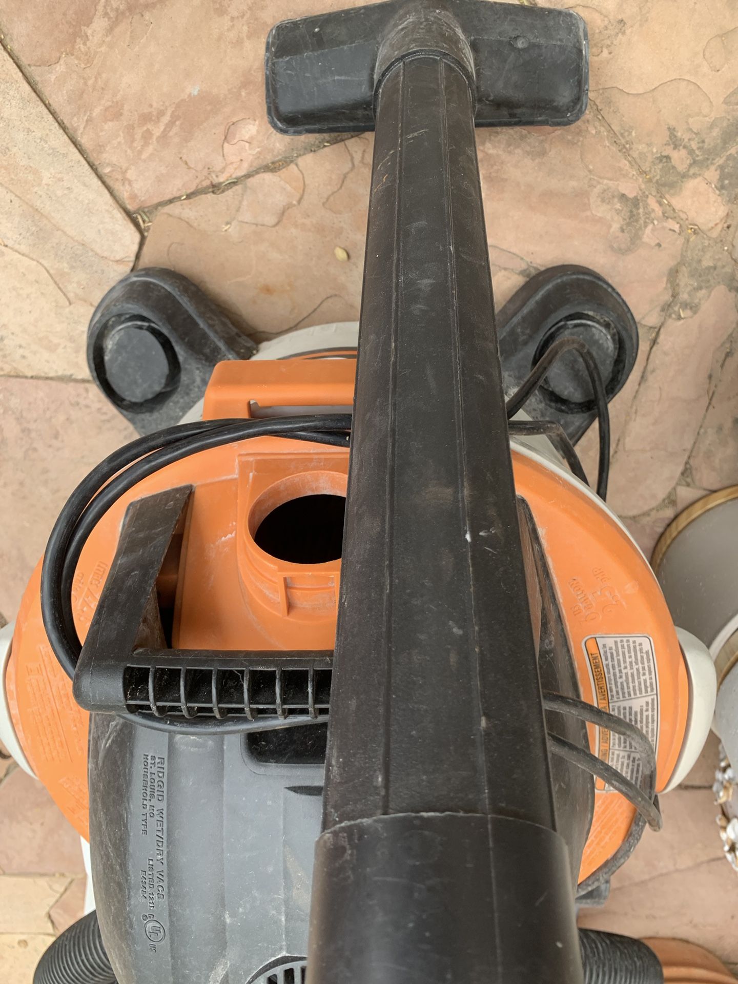 Ridgid Shop Vac 22.5 Liters. 2.5. Horsepower.