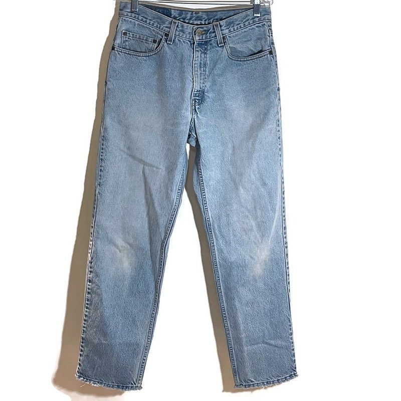 Levi’s Light Wash Denim Jeans