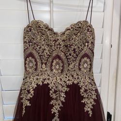 REDUCED Exquisite “ Say Yes To The Prom Dress “ Ball Length  Gown .. Size 7 