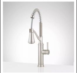 Caribana Single‑Hole Kitchen Faucet – Stainless Steel, Pull‑Down Sprayer (Will accept Best offer)